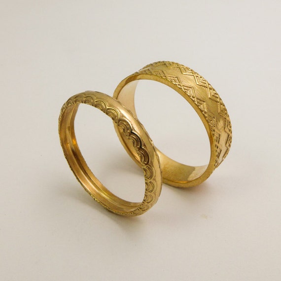 Gold wedding ring set, His and hers wedding band set, Matching wedding ...