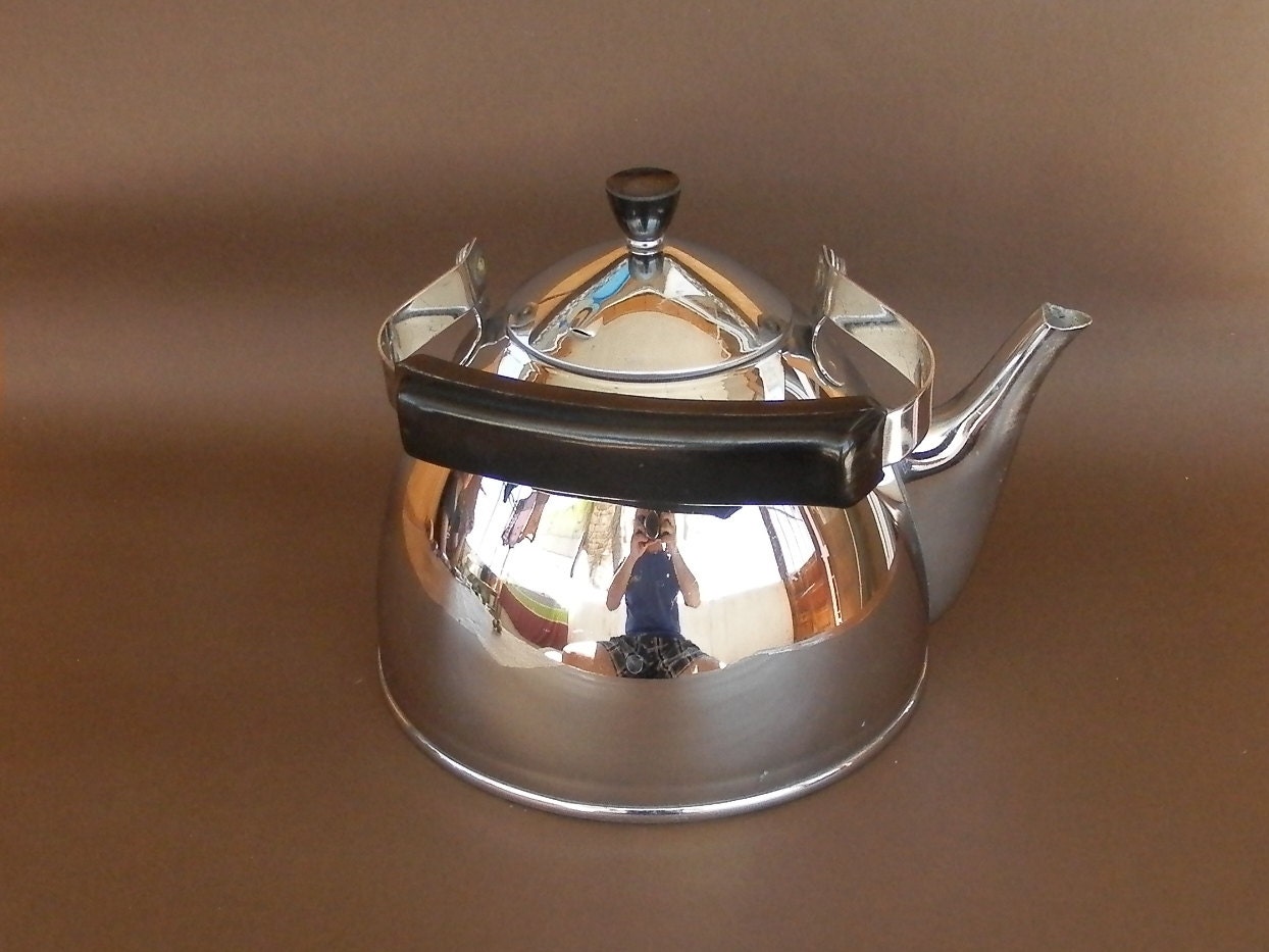 ANCIENNE PETITE COUPE PIÉDOUCHE en MÉTAL PEINT au DÉCOR de FLEURS XIXe