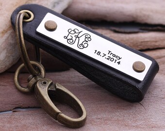 Personalized Leather keychain - Monogram keychain - Custom Stamped Leather Key chain - Anniversary, Wedding, Graduation Gift