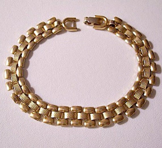 Monet Square Link Chain Bracelet Gold Tone by PrettyVintiqueJewels