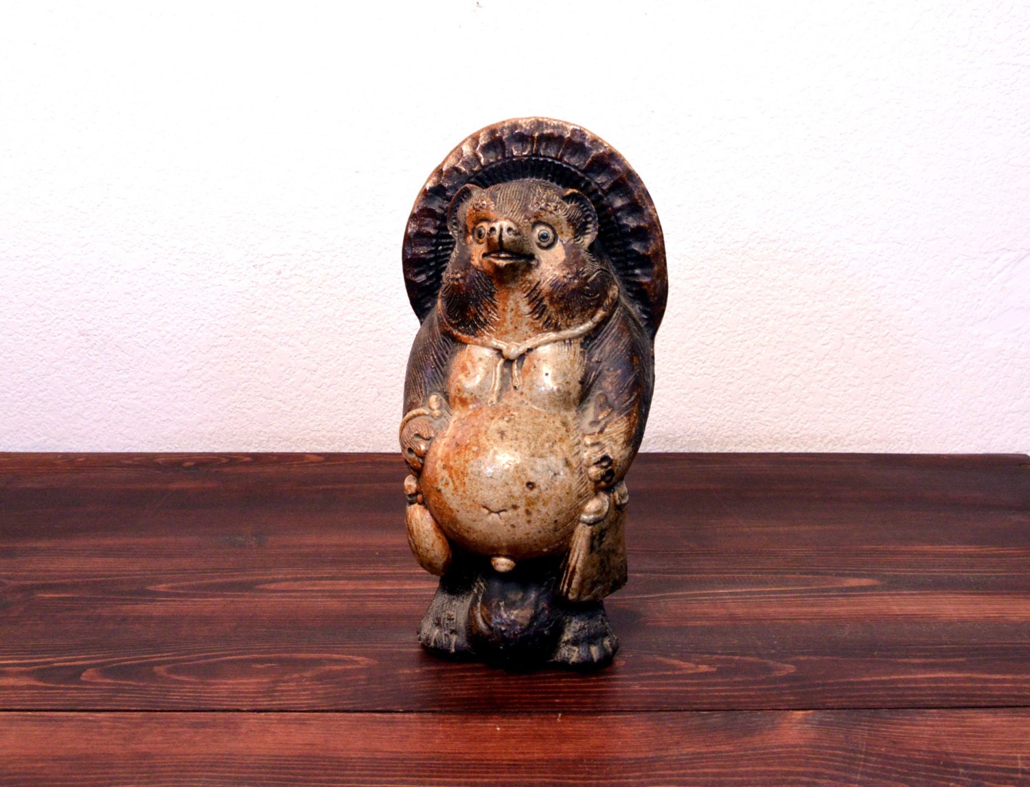 japanese tanuki raccoon dog statue