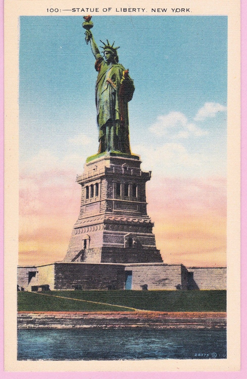 Ca. 1930s Statue of Liberty in NY Linen