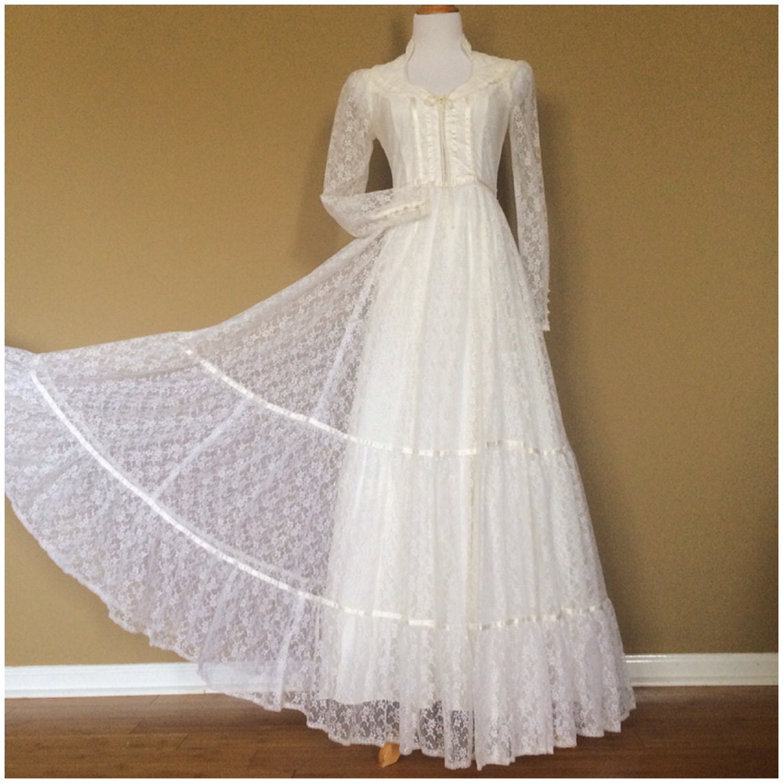 vintage-1970s-gunne-sax-ivory-lace-wedding-dress-boho-by-vbvintage