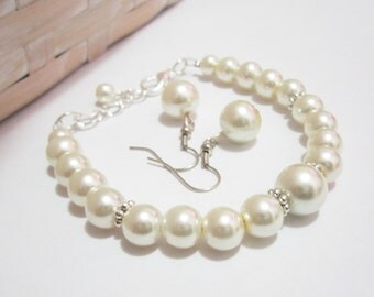 Flower Girl Bracelet and Earring Set, Ivory Pearl Flower Girl Set, Junior Bridesmaid Jewelry, Flower Girl Accessories, Girls Pearl Set
