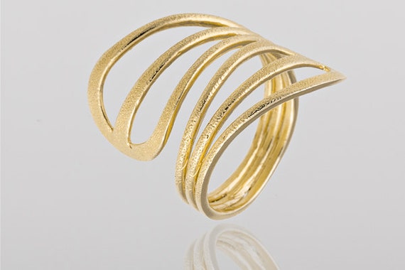 Swirl gold ring. gift for her gold ring unique ring trendy