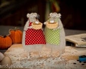 Pumpkin Pie Rat/Mouse-Knitted Animal-Fall Decor-Harvest-Thanksgiving-Autumn Home Decoration-Halloween-Baking Rat in Apron-Fun Soft Toy-UK