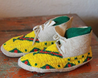 Vintage Native American Moccasins, Children's Beaded Moccasins - ON SALE!
