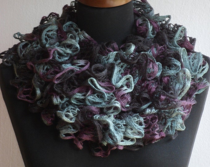 Ruffle scarf, Frilly scarf, Knitted scarf, Green scarf, Fashion scarf, Mother's Day gift, Spring Accesories, Clearance sale!!! Womens scarf