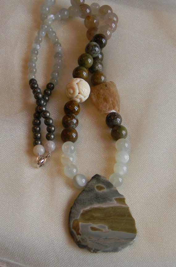 Silver leaf jasper pendant & moonstone beads necklace beaded