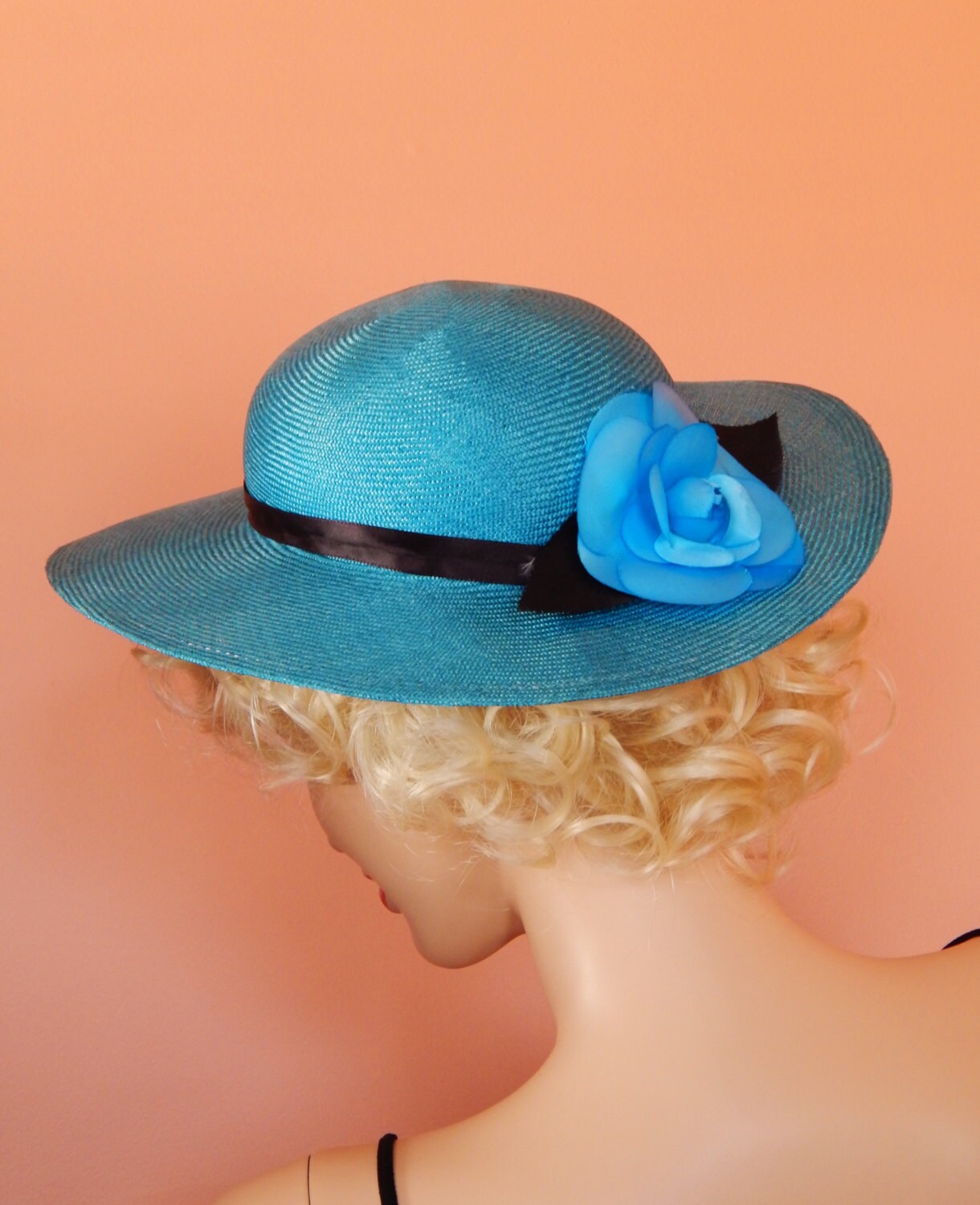 a blue straw hat