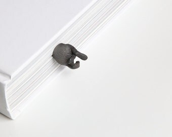 Bookmark "Struggling bunny"