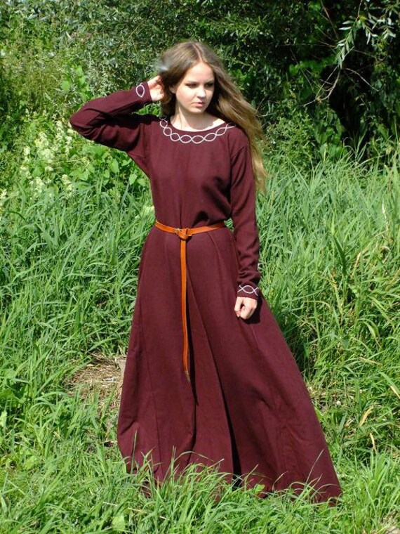 Medieval Dress for historical reenactment wool embroidery