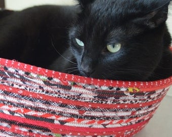 Cuddly cat snuggle bed - red, white and black