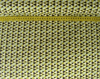 Camelot • Fruit Stand • Geo in Citron • Cotton Fabric 0.54yd (0.5m) 001974