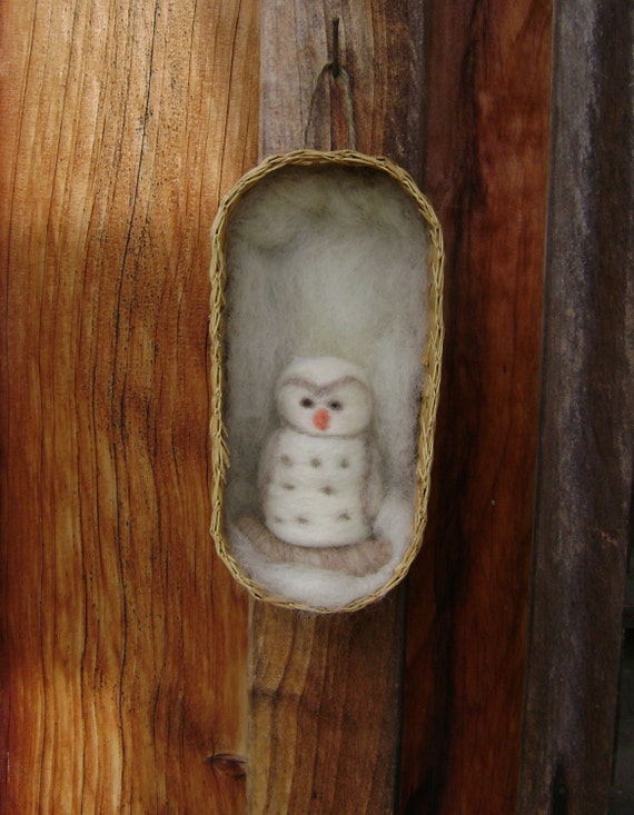 Waldorf - Snowy owl -  Needle felted in New Zealand wool