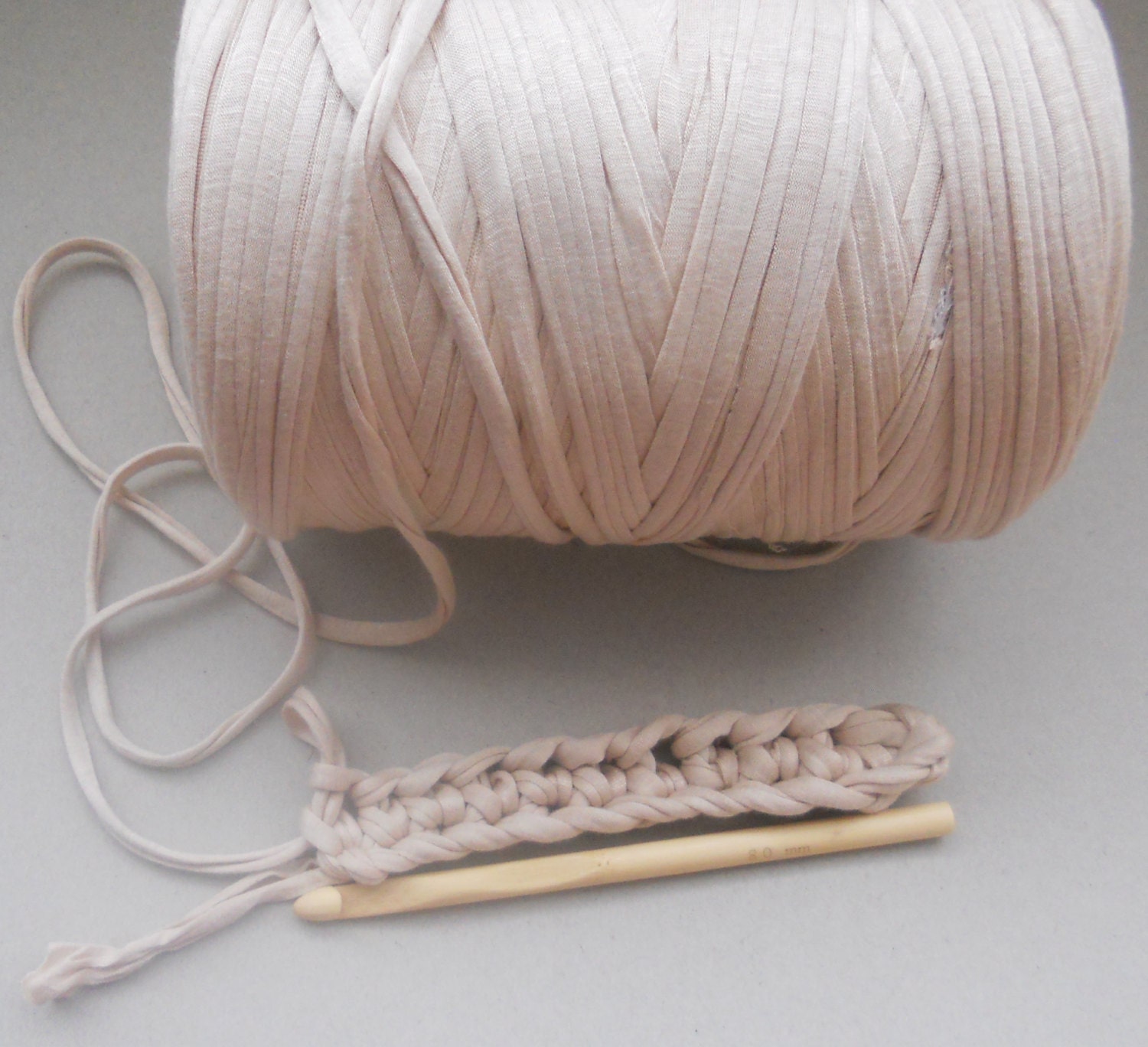 t-shirt cotton yarn 40 meters 43 YD beige chunky yarnjersey