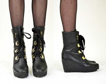 Buckle Up TIMBERLAND Black 90's Punk Kid Leather Wedged Platform Boots ...