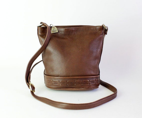 brown leather bucket bag crossbody slouchy purse by OmniaVTG