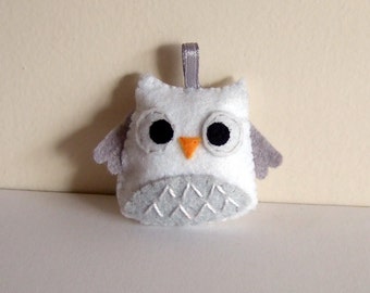 White snow owl plush keychain plushie, Felt Owl, Felt Owl keychain,