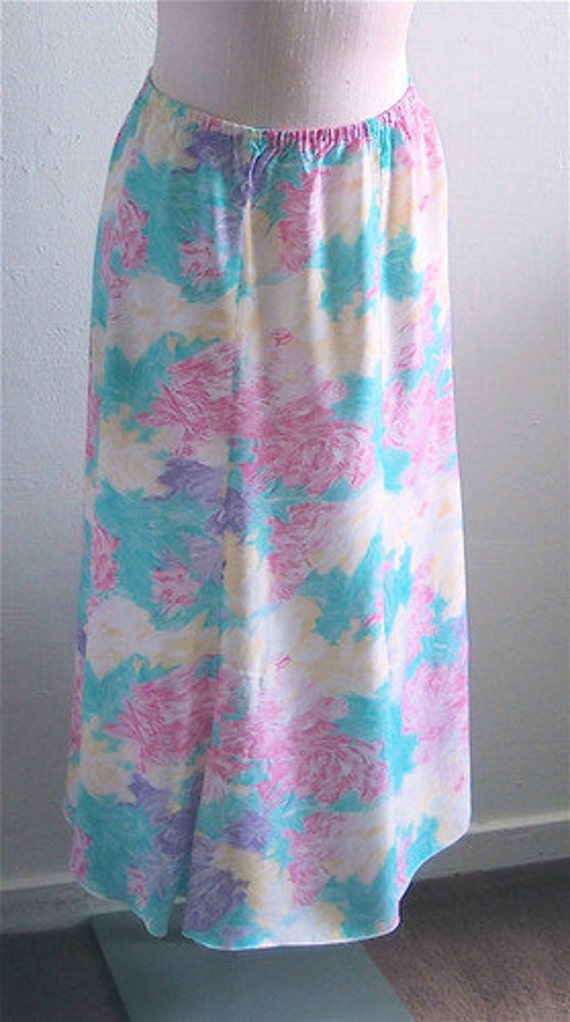 Items similar to Vintage 1980's New Wave Floral Skirt / Flower Skirt ...