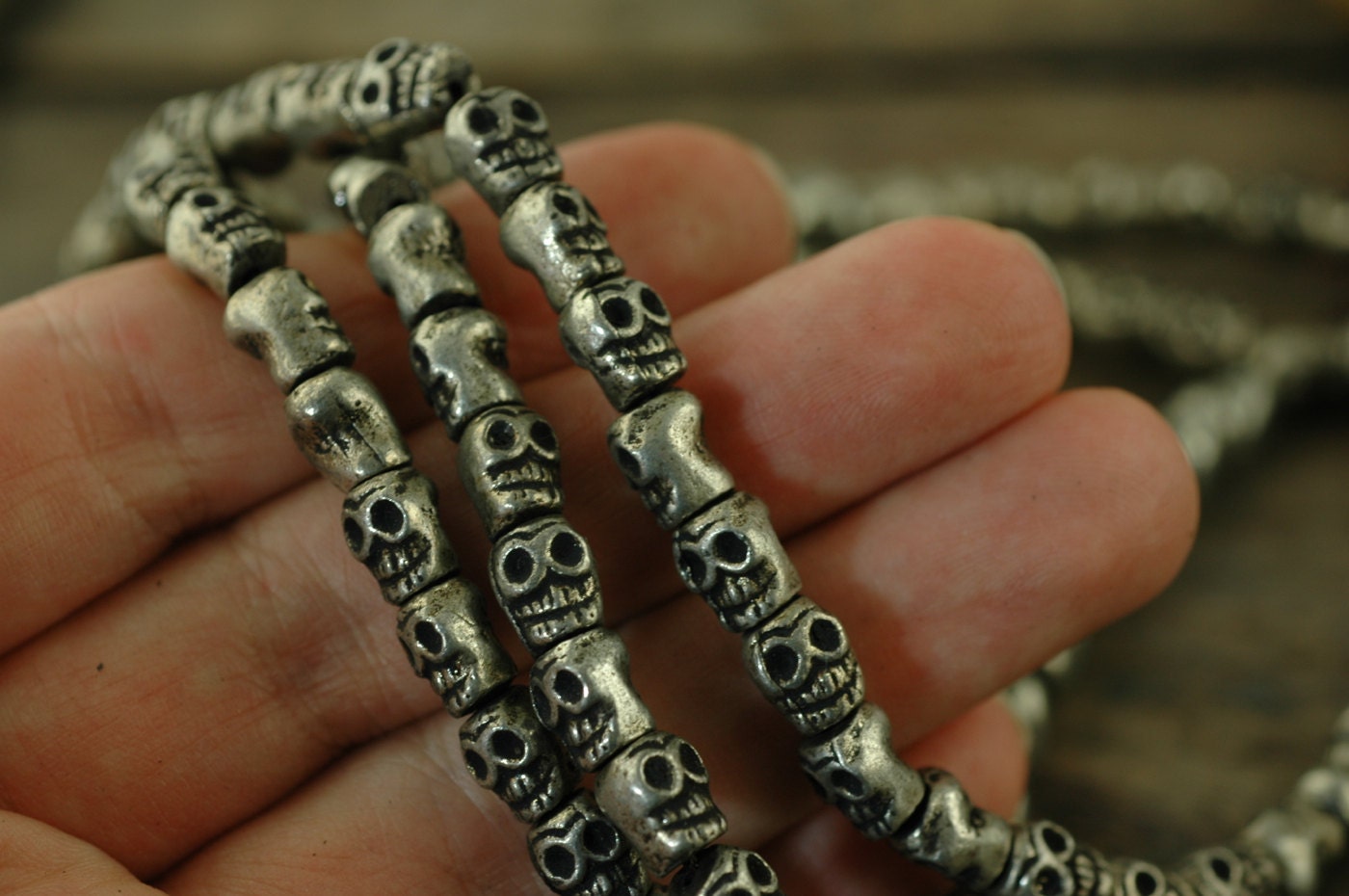 Metal Skull Beads : 10 White Brass Beads 7x6mm by WomanShopsWorld