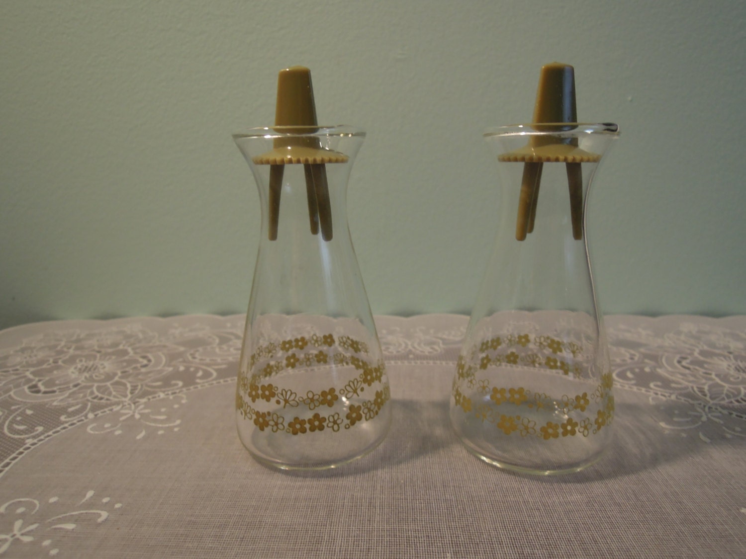 Vintage Salt and Pepper Shakers Pyrex by SallysVintageKitchen