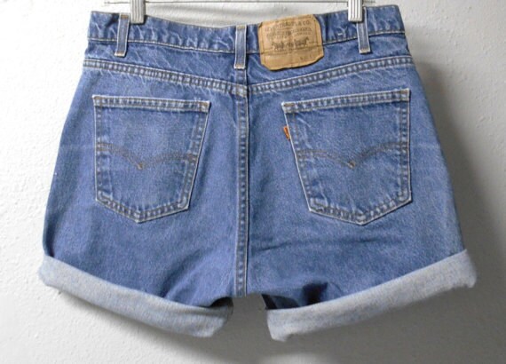 LEVIS High Waisted Shorts Waist 32 inches by GypsysTreasureCove