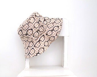 Baby Sun hat, Bucket hat for boys in groovy glasses print on hound tooth background