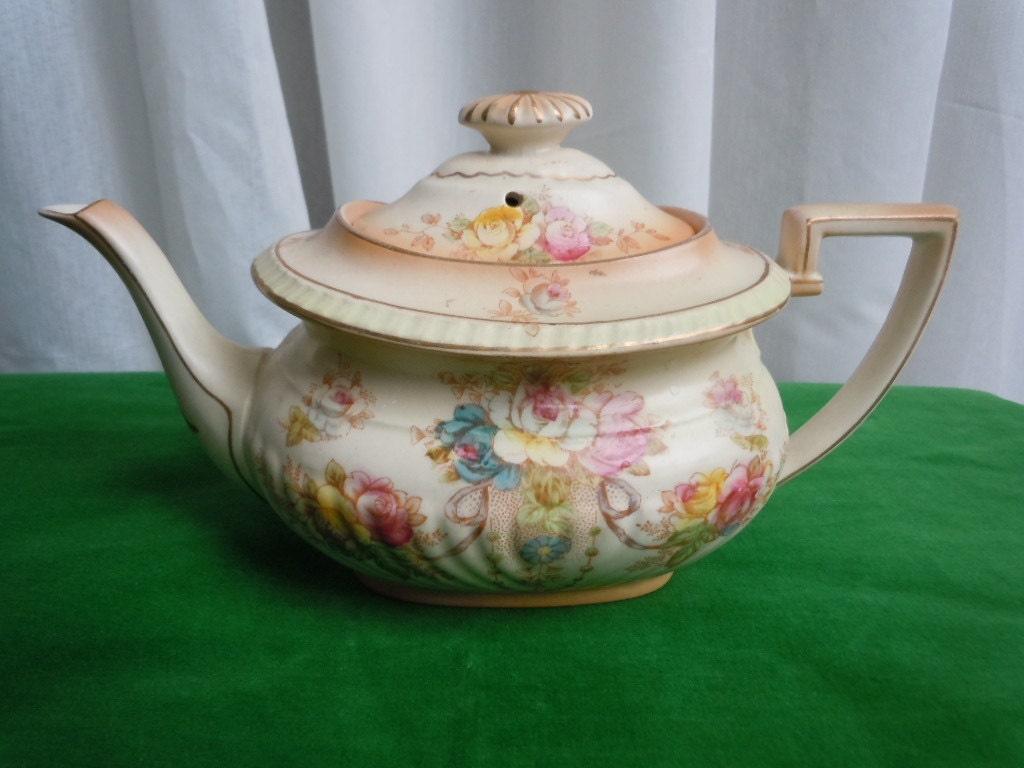 Vintage 40's Antique Tea Pot Ceramic England by OhCollectables
