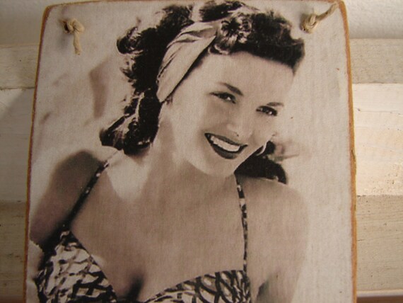 Vintage Movie Star Jane Russell 1940s Sex Symbol Pin Up