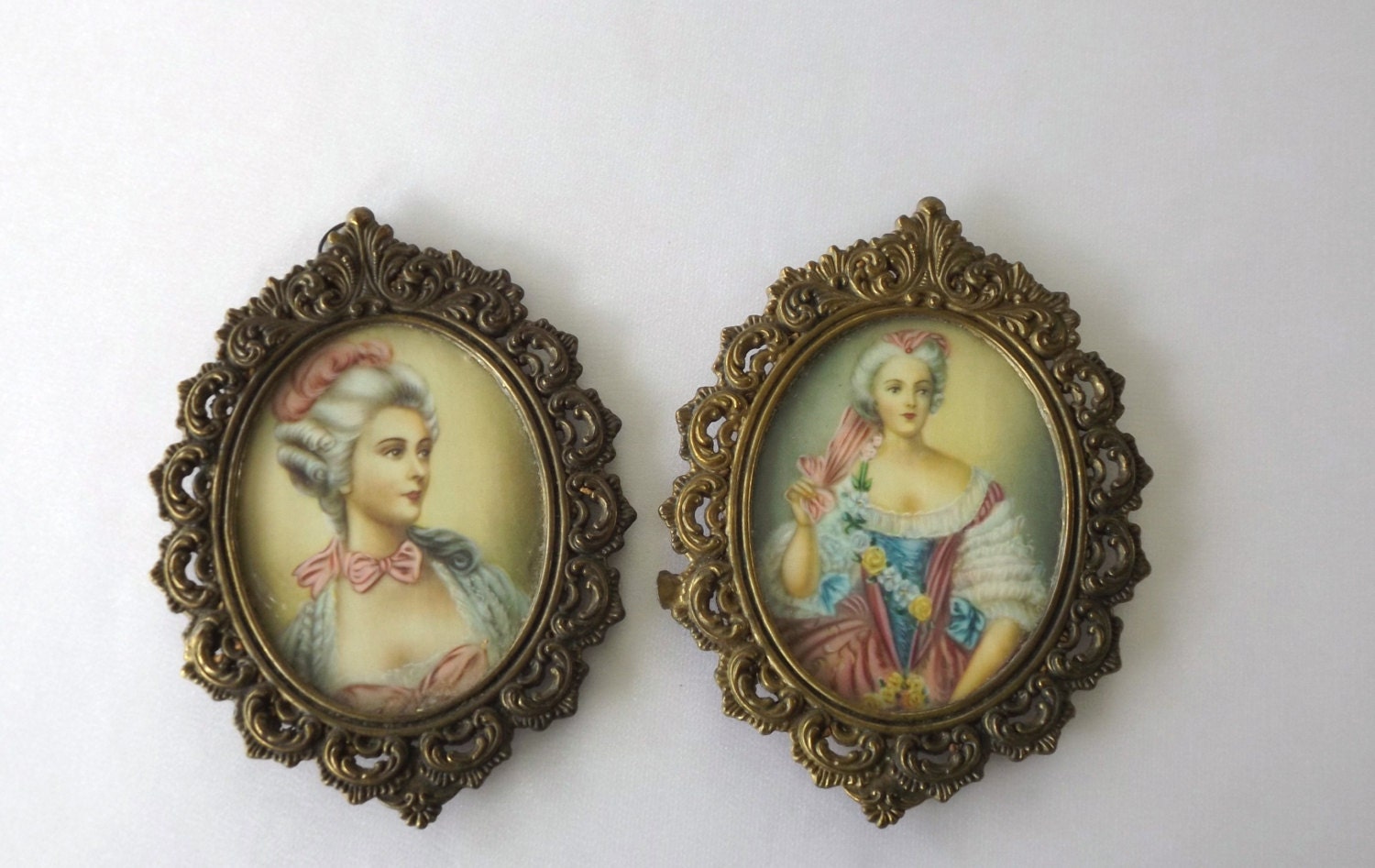 Vintage Picture Frames/ Ornate Oval Metal/ Made in Italy For