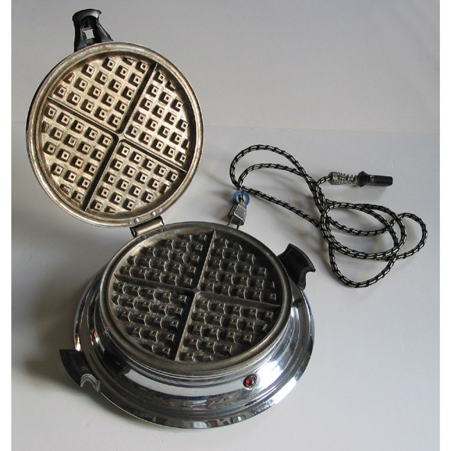 Vintage Royal Rochester Waffle Iron Wonderful Midcentury