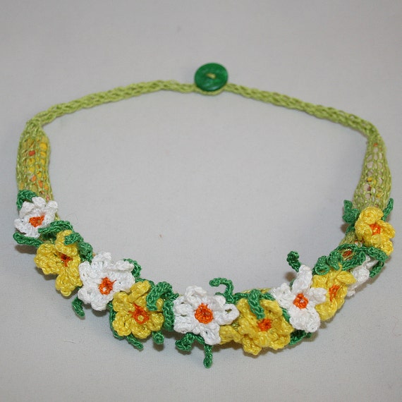 Spring Necklace  textile collar daffodils crochet by Lynwoodcrafts