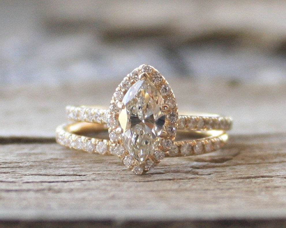 Marquise Diamond Engagement Ring Set in 14K Yellow Gold