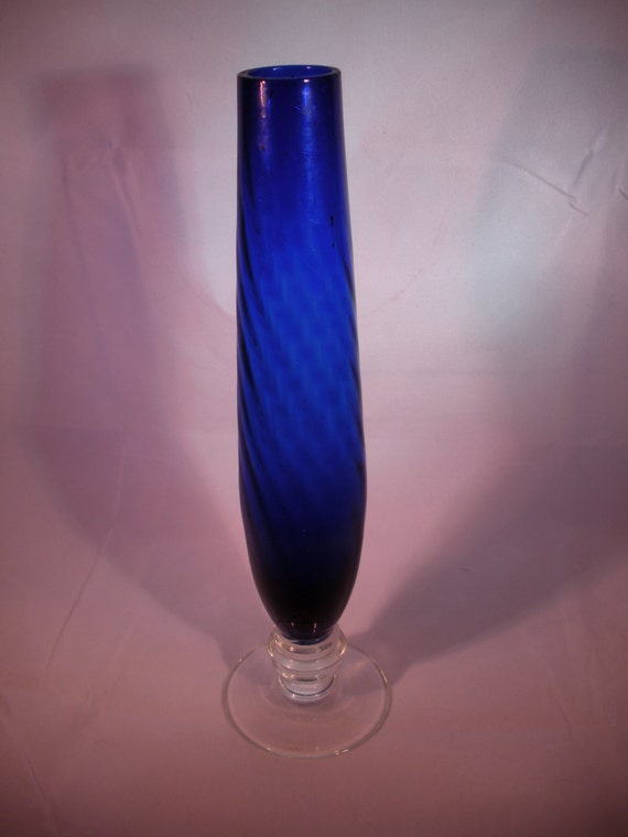 Rare Vintage Cobalt Blue Blown Glass Footed Bud Vase 2622