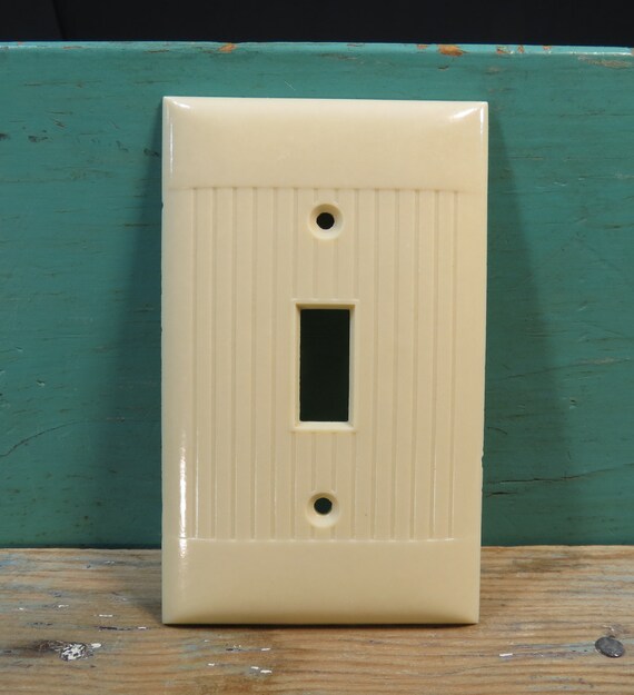 1940s Bakelite Light Switch Cover Ivory Sierra Made in USA
