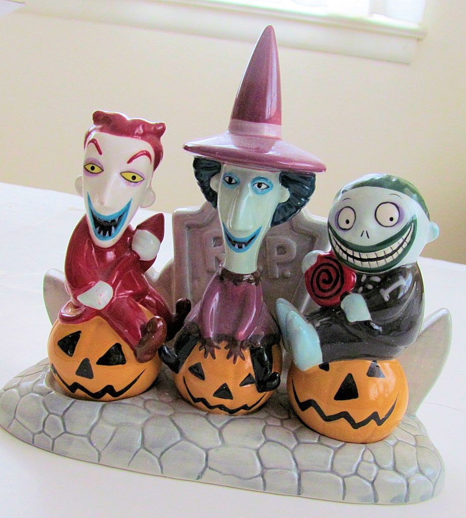 Extraordinary NIGHTMARE BEFORE CHRISTMAS Ceramic Salt