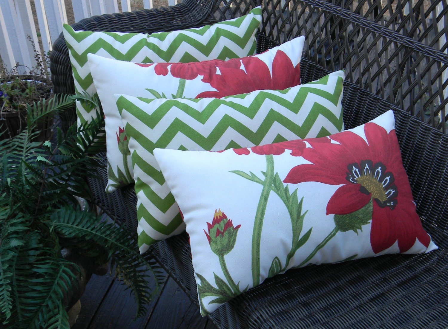 Set of 4 Indoor / Outdoor Lumbar Rectangle Pillows Red