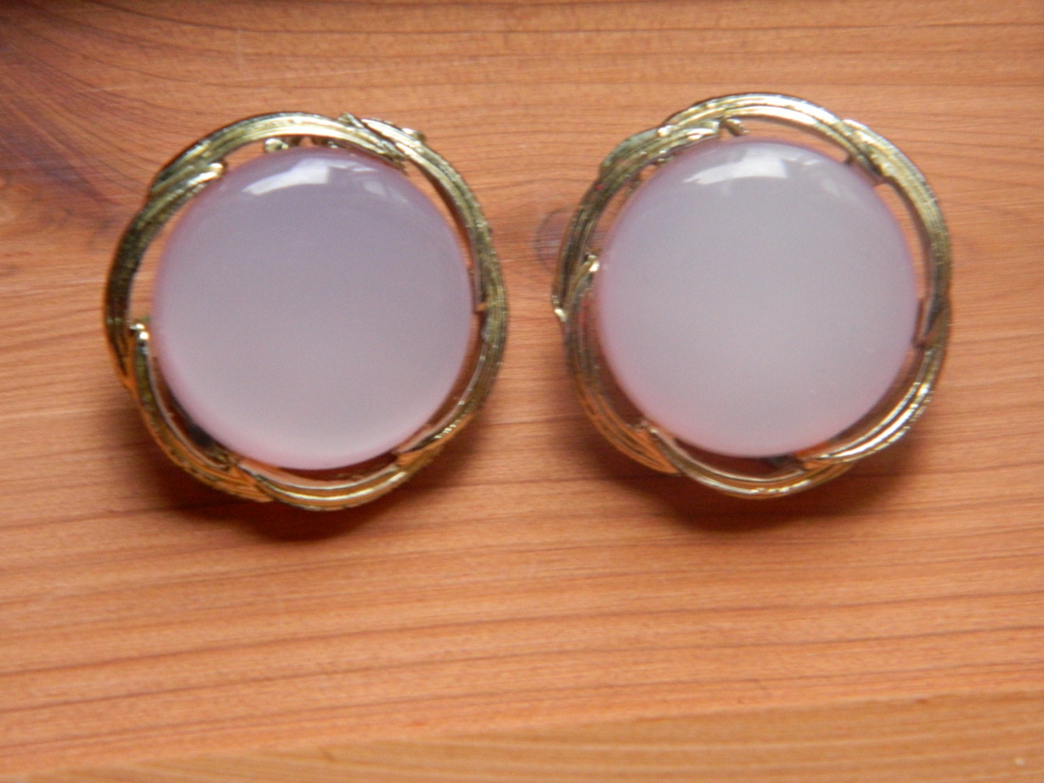 Vintage Pink Clip On Earrings by Lisner / by QuirkyCrowsVintage