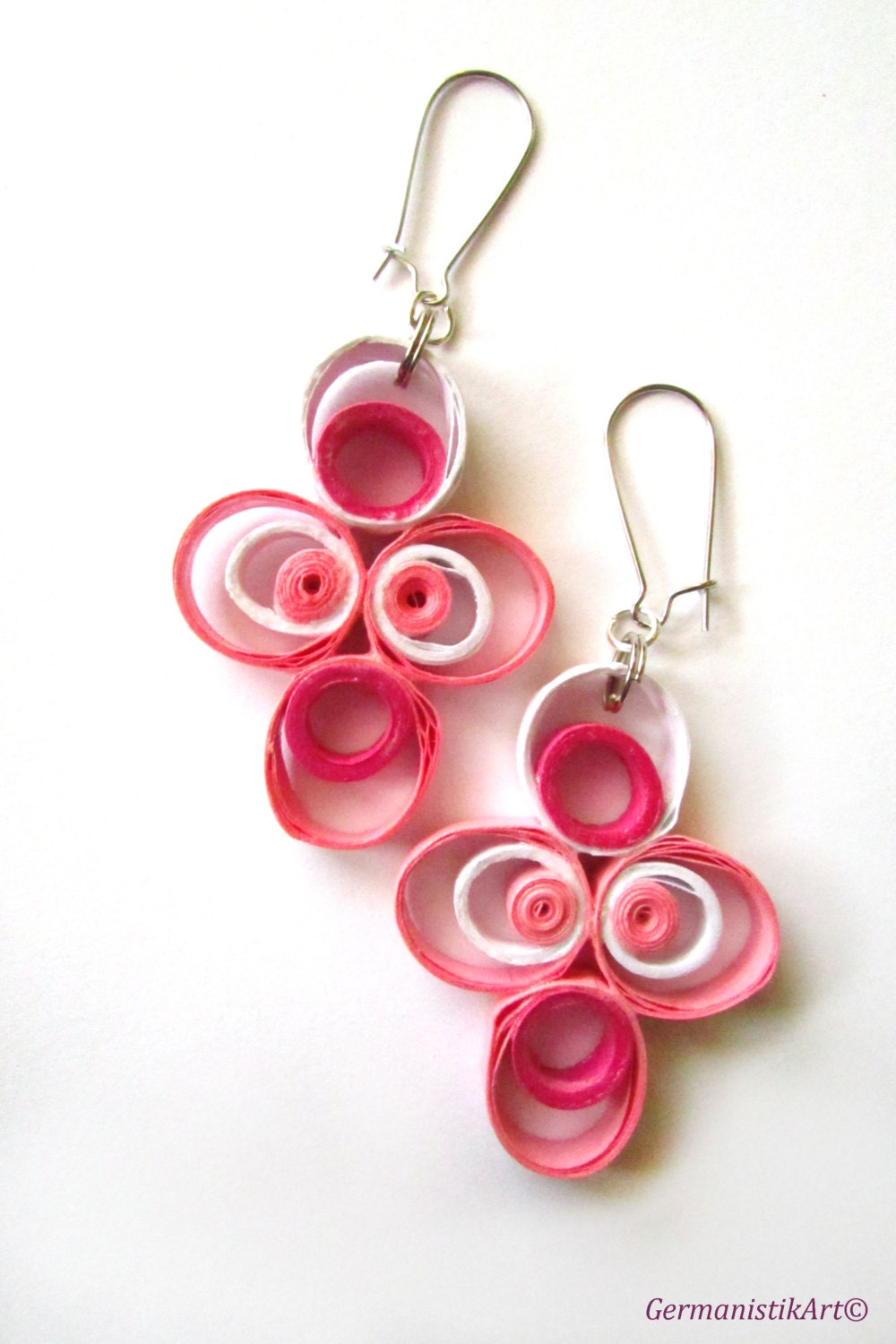 Quilling Earrings in Pink and White Earrings by GermanistikArt