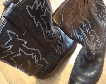 Vintage Justin Cowboy Boots, Black Boots, Stitched Cowboy Boots, Embroidered Boots, Western Boots, FREE SHIPPING