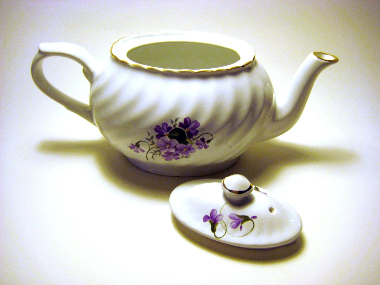 Arthur Wood and Son Teapot Purple Violets Swirl Pattern 6432