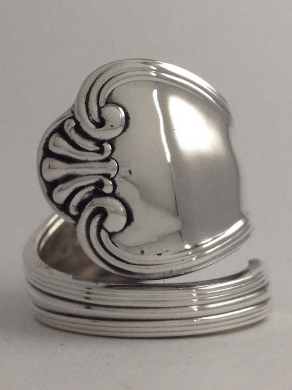 Size 6 Vintage Sterling Silver Spoon Ring by NotSoFlatware on Etsy