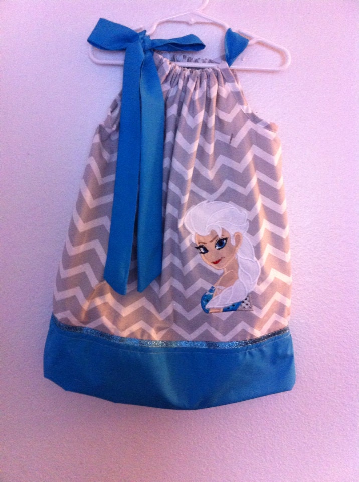 A cute pillowcase dress of Elsa