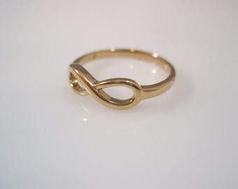 Anello Infinito Con Inciso "Yours Forever" In Argento Sterling 925 - Regalo Romantico In Scatola Portagioie