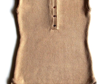 Women's knitted top with a genuine Baltic amber buttons/sleeveless sweater shirt/tank top/vest/spring/summer