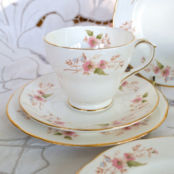 Duchess 'Glen' English Fine Bone China Trio Set Pink