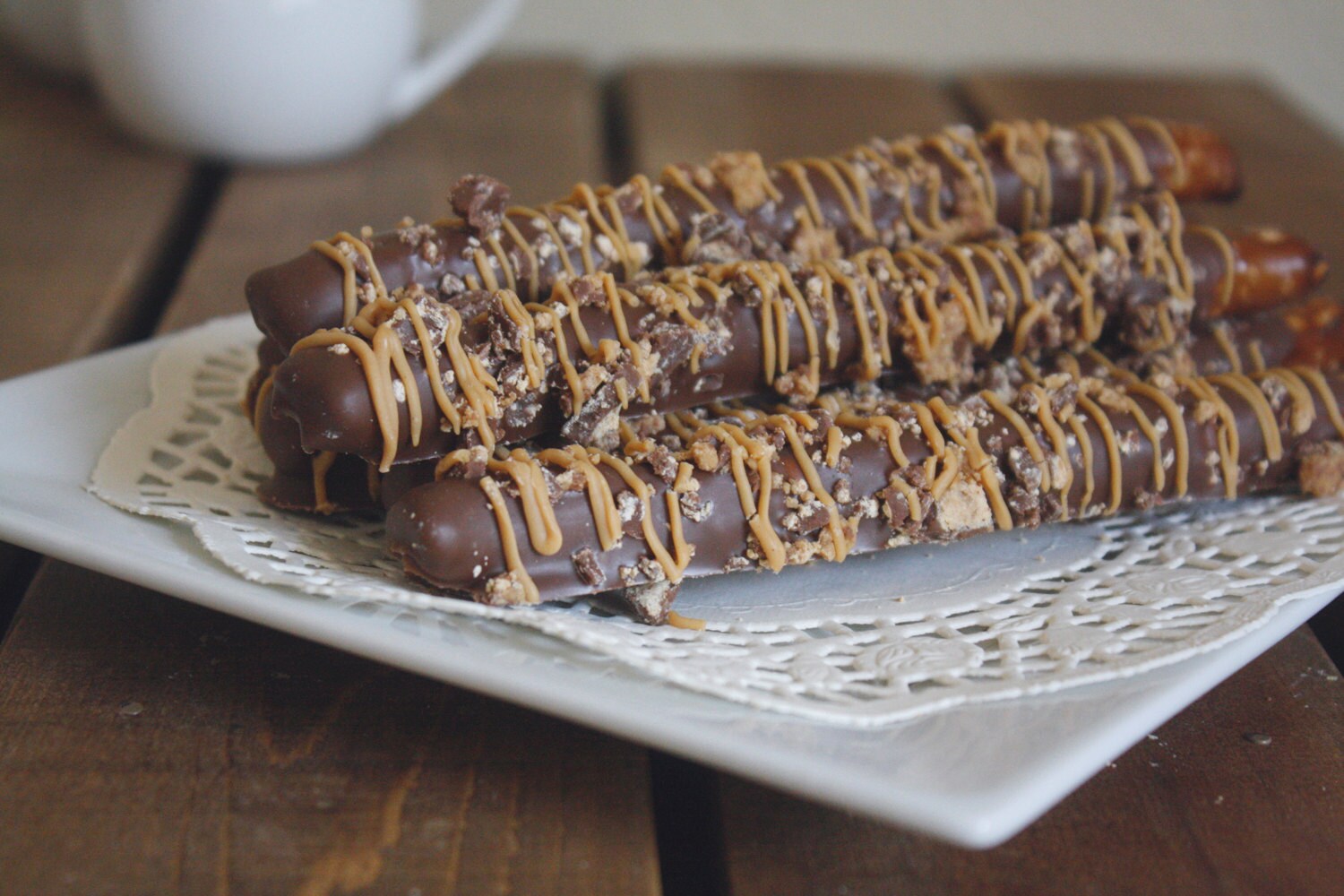 Chocolate Covered Reese's Pretzels 12 Pretzels by DandysSweets