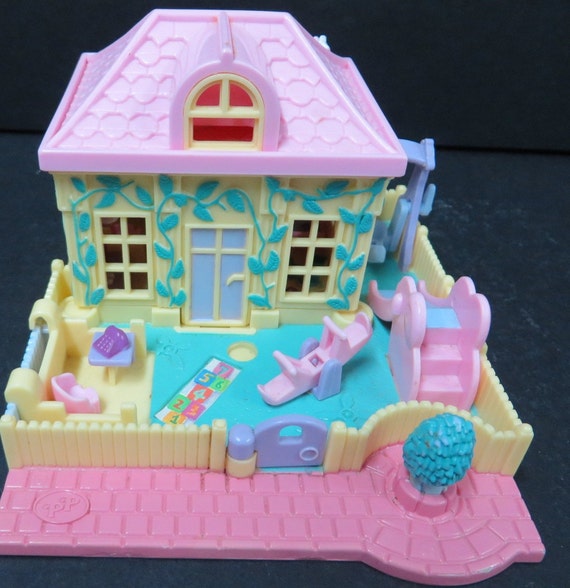 Your Favourite Compact Doll Polly Pocket Is Making A Comeback!