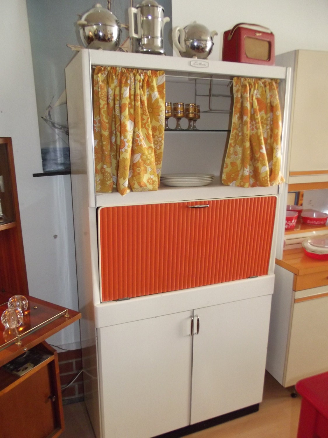 SOLD!! Retro 1950S ‘EASTHAM’ Kitchen dresser Haute Juice